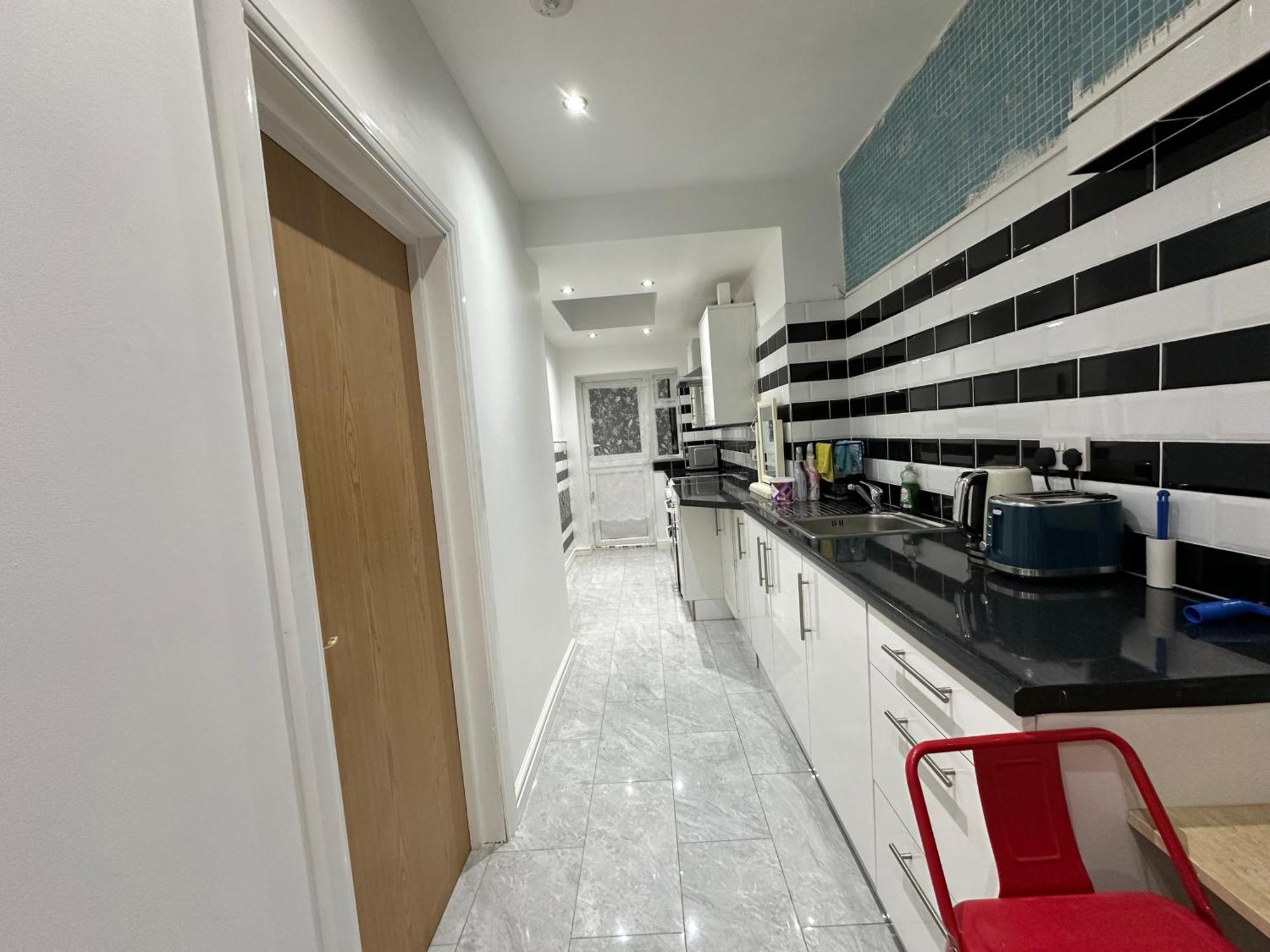 4Th Studio Flat With Private Own Bathroom A London Luxury Family Home Setup And Furnished With Double Bed Plus A Double Futon-Sofa Bed A Single Futon Bed A Baby Cot And Garden And Free Parking Kültér fotó