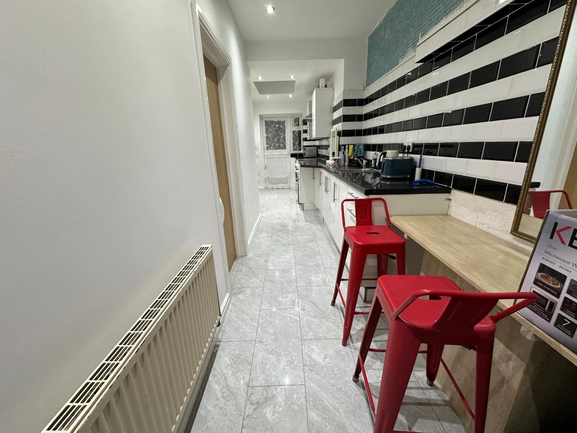4Th Studio Flat With Private Own Bathroom A London Luxury Family Home Setup And Furnished With Double Bed Plus A Double Futon-Sofa Bed A Single Futon Bed A Baby Cot And Garden And Free Parking Kültér fotó