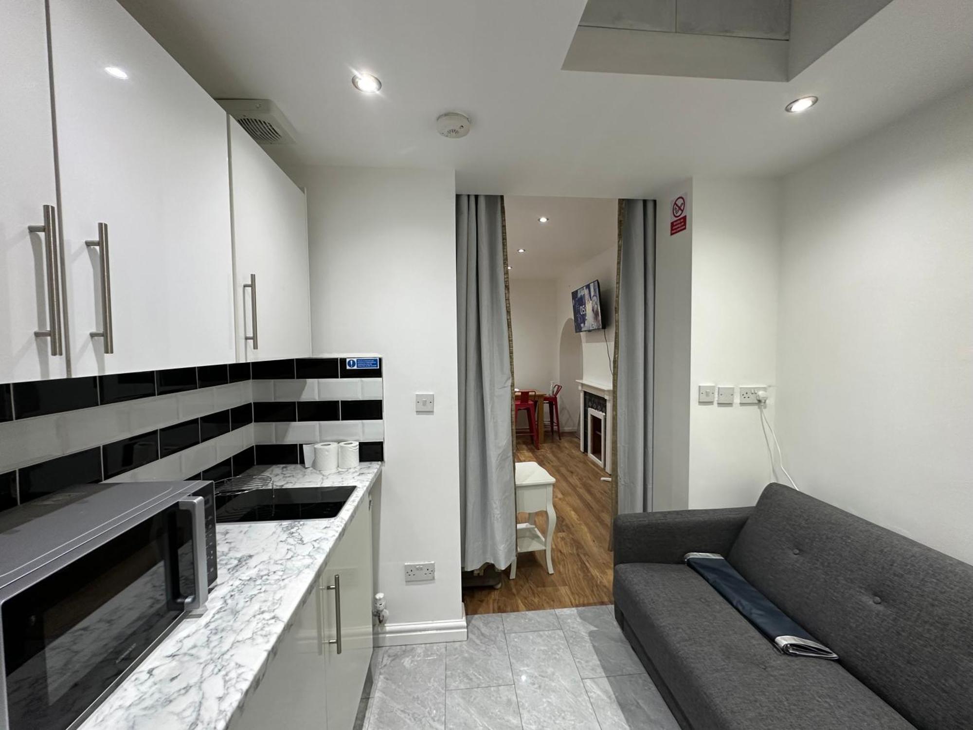 4Th Studio Flat With Private Own Bathroom A London Luxury Family Home Setup And Furnished With Double Bed Plus A Double Futon-Sofa Bed A Single Futon Bed A Baby Cot And Garden And Free Parking Kültér fotó